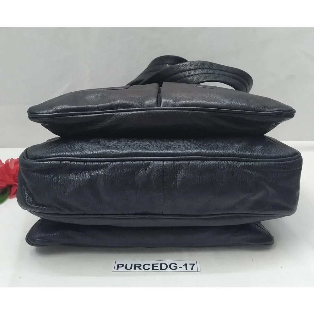 Marc By Marc Jacobs Black Leather Turnlock Pockets Zipper Closure Shoulder Bag